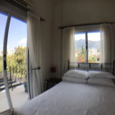 3 Bed Luxury With Private Pool And Sea Views *