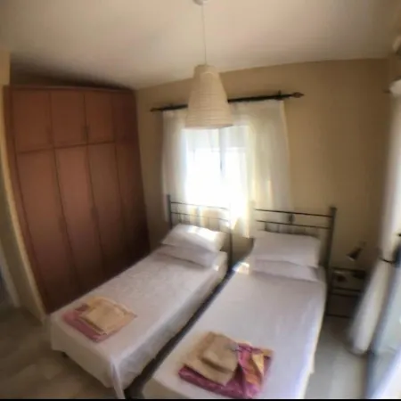3 Bed Luxury With Private Pool And Sea Views *